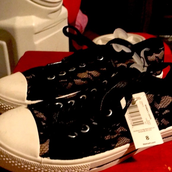 Woman’s 8 No boundaries woman black lace - Picture 2 of 7